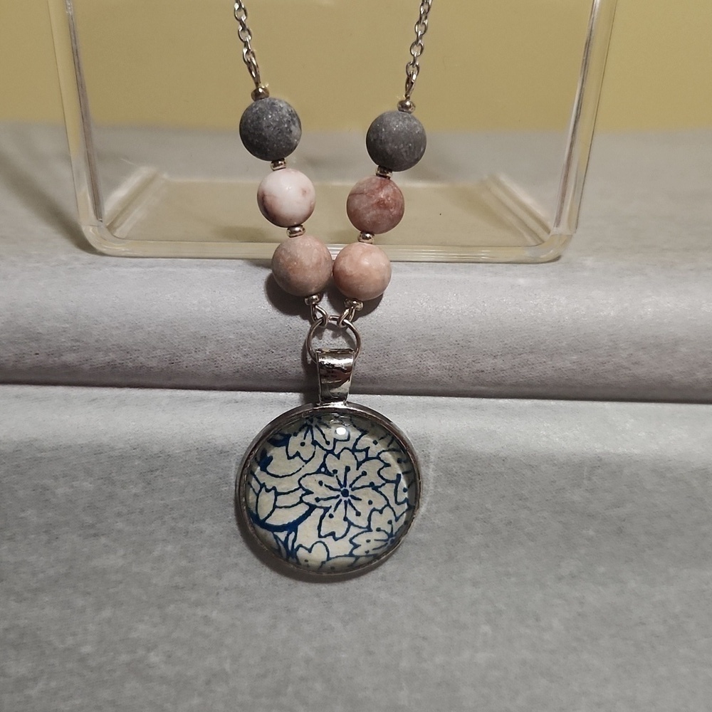 NECKLACE - Picture 2 of 7